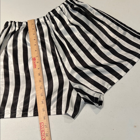 Vintage 2-Piece Black and White Striped Satin Pajama Button Top and Shorts M - Picture 6 of 12